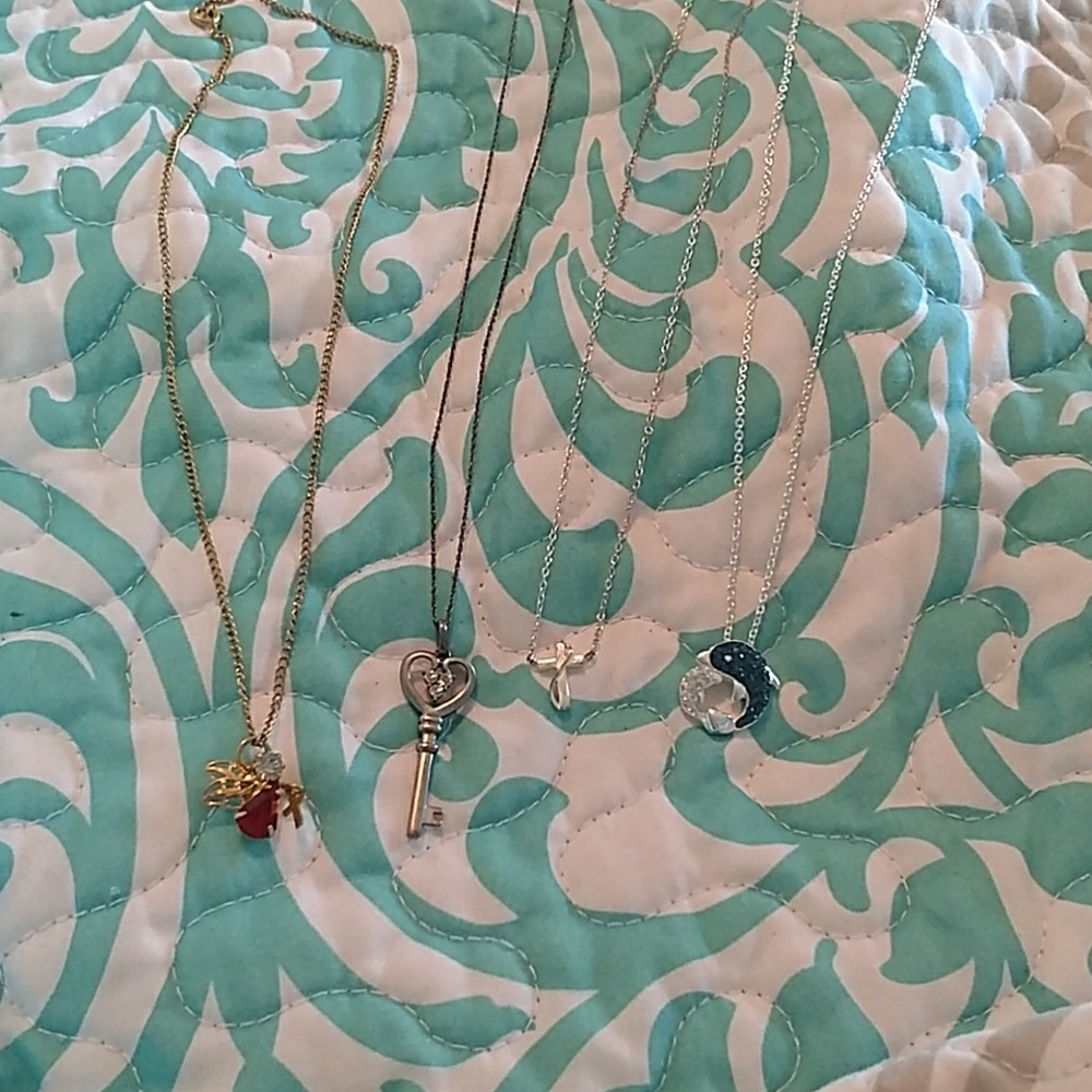 Necklace bundle - Picture 5 of 7